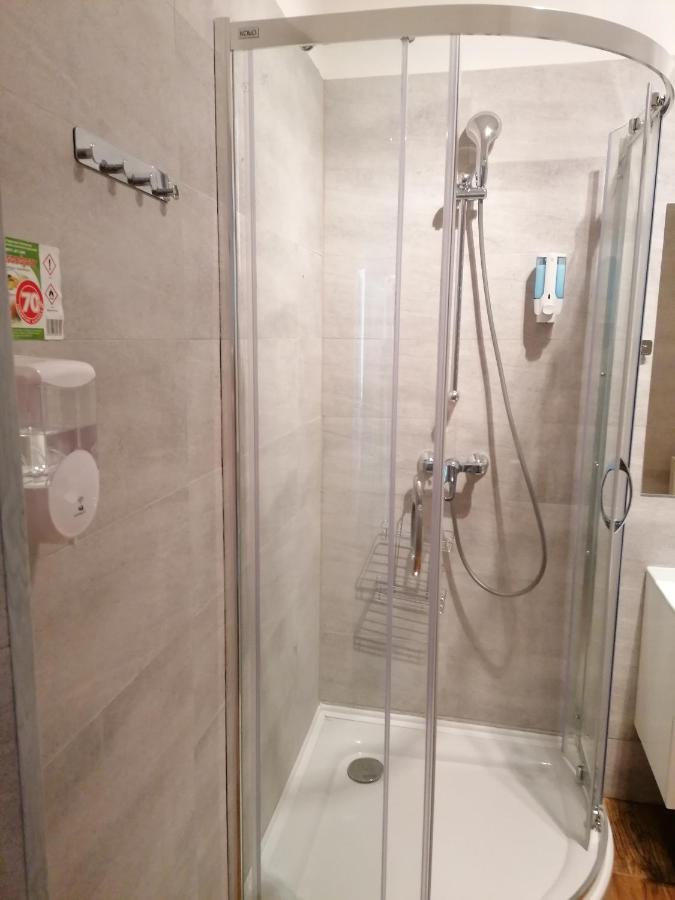 Hostel Tulip - Pokoj 5 Ze Wspolna Lazienka I Kuchnia シュチェチン エクステリア 写真