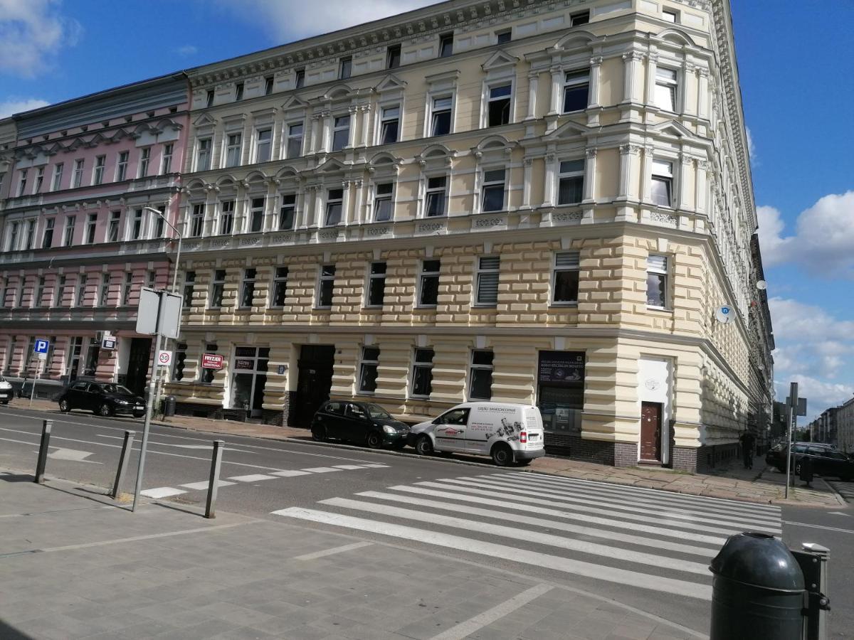 Hostel Tulip - Pokoj 5 Ze Wspolna Lazienka I Kuchnia シュチェチン エクステリア 写真