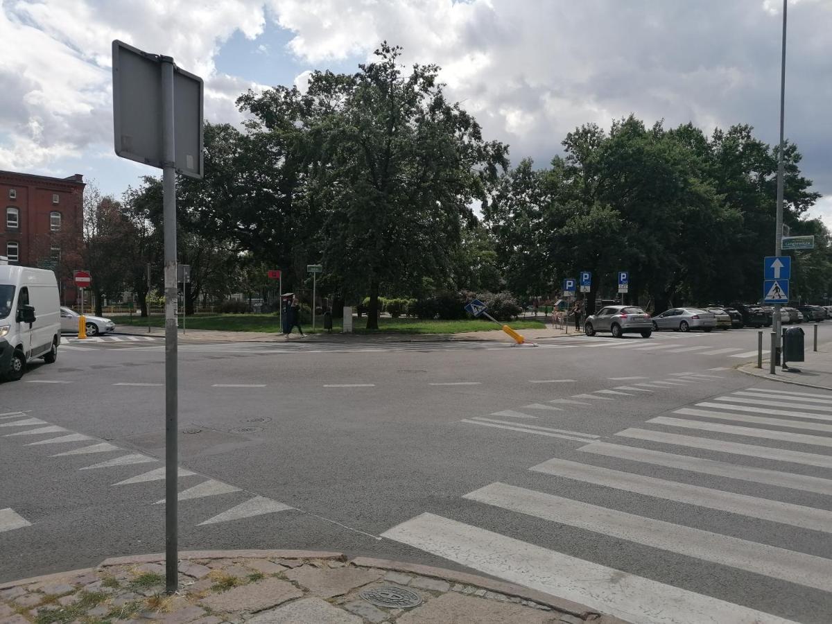 Hostel Tulip - Pokoj 5 Ze Wspolna Lazienka I Kuchnia シュチェチン エクステリア 写真