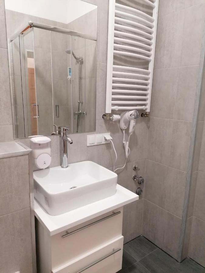 Hostel Tulip - Pokoj 5 Ze Wspolna Lazienka I Kuchnia シュチェチン エクステリア 写真